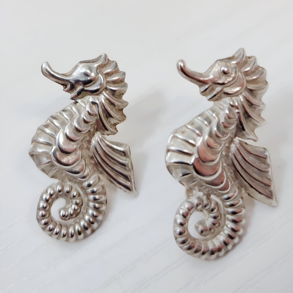 1940's Vintage Mexico Sterling Silver Seahorse Screwback Earrings - Picture 9 of 9